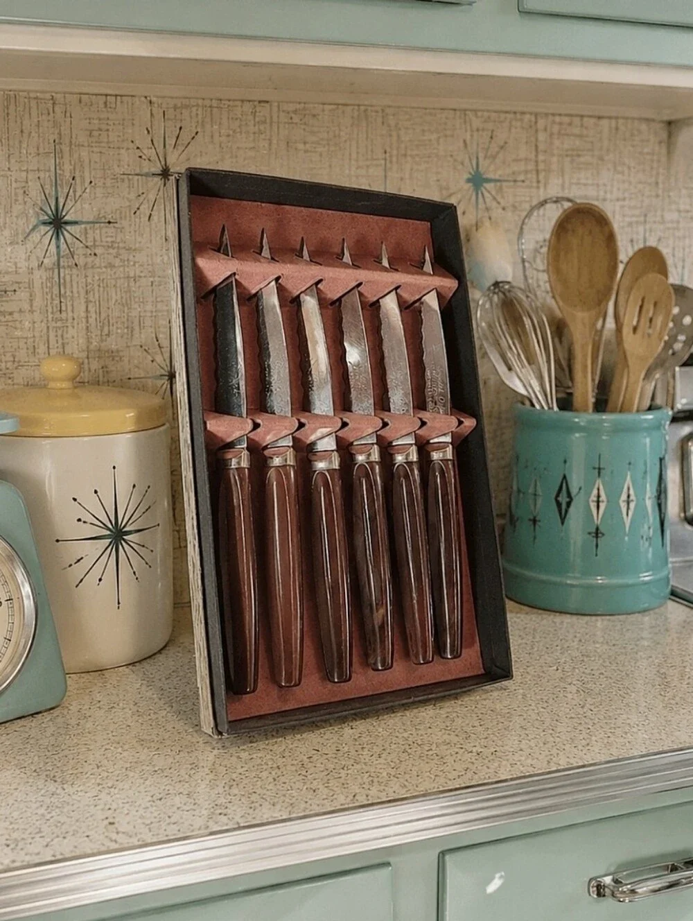 Sheffield England Warwick Remark-O-Edge Stainless Steel 6 Vintage Steak Knives